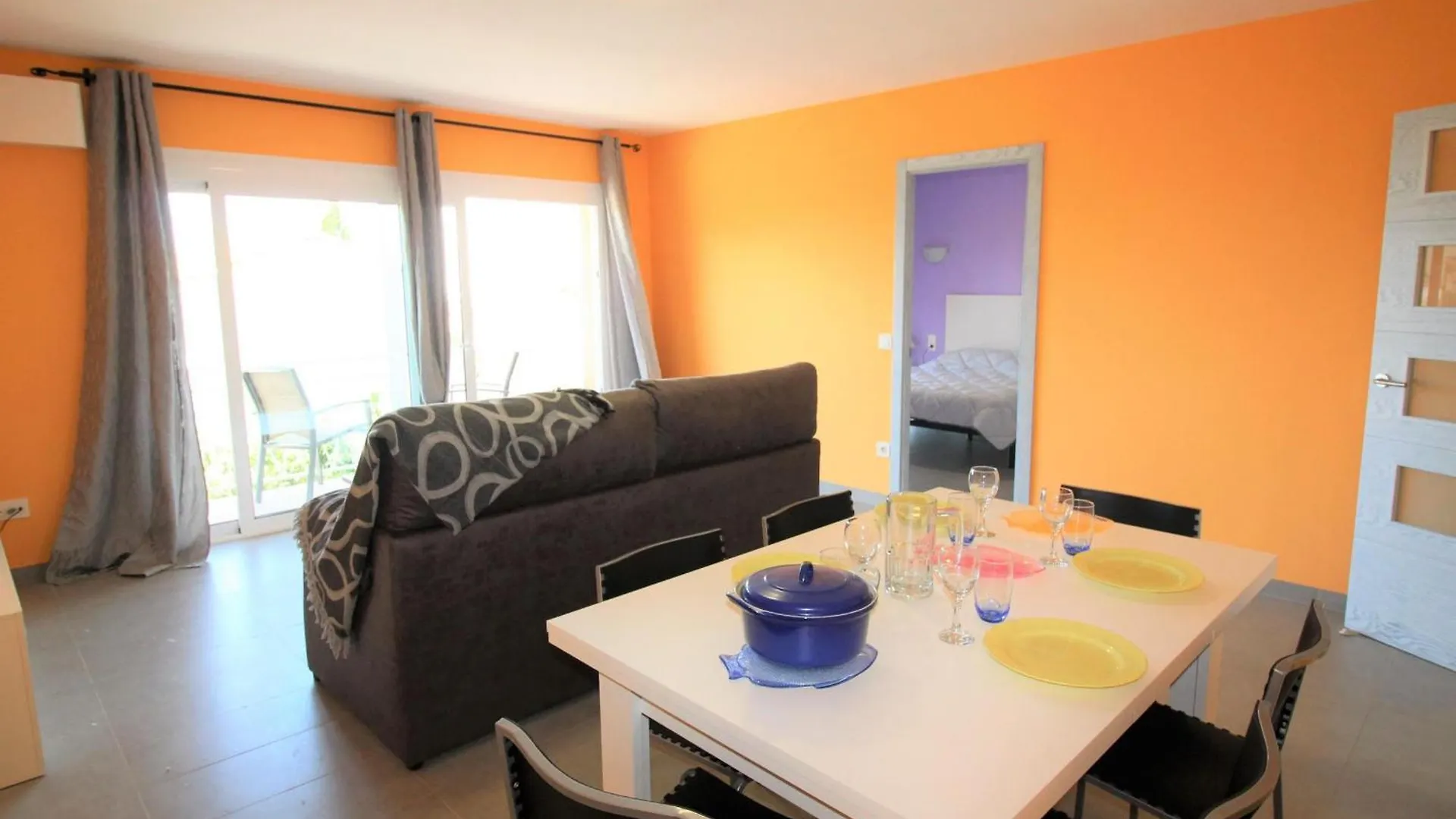 Apartamento Reformado Con Vista Al Mar, 20M De La Playa, A.A., Garaje, En Centro De Roses - Es-258-12